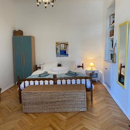 Old Tbilisi City Center, Two - Room Apartment Esterno foto